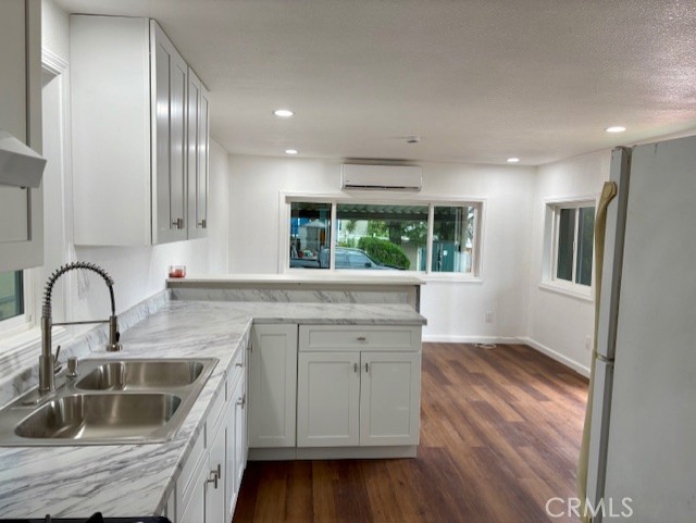 8221 Ilex Street, Fontana CA: https://media.crmls.org/medias/fd6459d3-3dc7-41c8-a0d1-d99e33d658cb.jpg