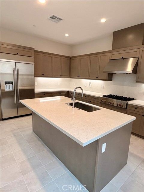 Detail Gallery Image 4 of 25 For 280 Brackens, Lake Forest,  CA 92630 - 4 Beds | 4 Baths