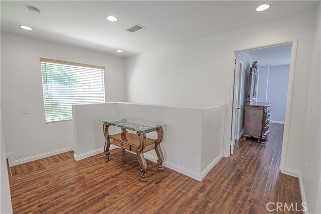 Detail Gallery Image 14 of 26 For 24472 Montevista Cir, Valencia,  CA 91354 - 3 Beds | 3 Baths