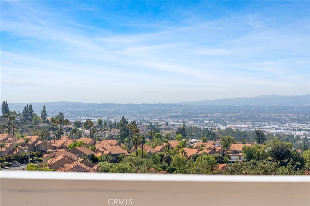 https://media.crmls.org/medias/fd653eb9-d1c6-4f9a-bc9c-6d2cfd7dc1e6.jpg?preset=X-Large