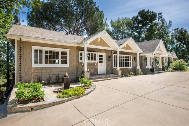 Detail Gallery Image 40 of 54 For 22757 Plummer St, Chatsworth,  CA 91311 - 3 Beds | 3 Baths