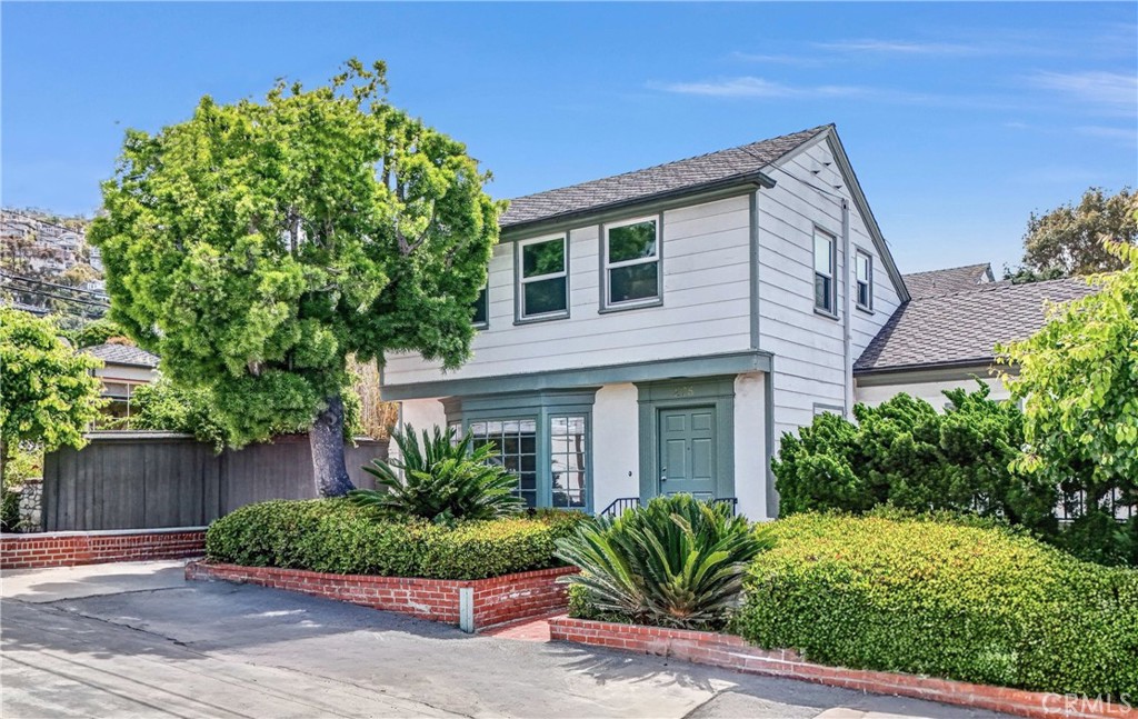 275 Diamond Street