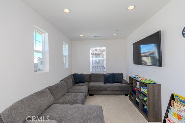 Detail Gallery Image 26 of 64 For 7082 Mallow Drive #2,  Fontana,  CA 92336 - 4 Beds | 3 Baths