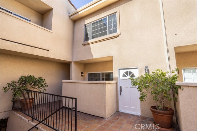 Detail Gallery Image 4 of 25 For 5240 Vantage, Valley Village,  CA 91607 - 2 Beds | 3 Baths