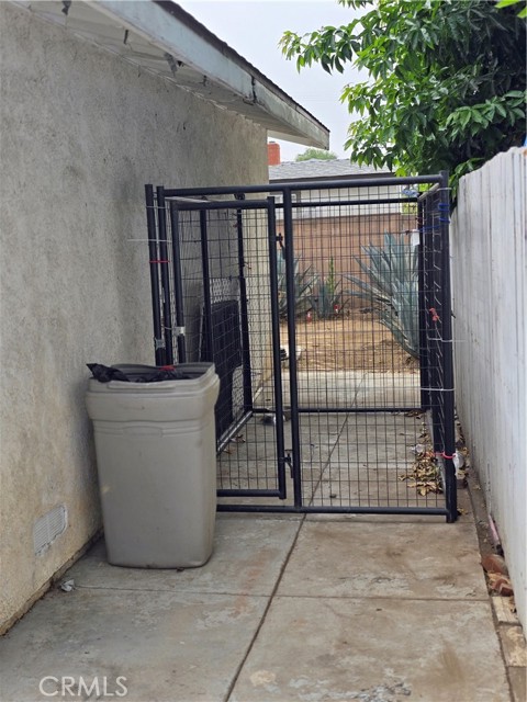13966 Fox Street, San Fernando CA: https://media.crmls.org/medias/fd681462-2d3c-4ea3-b7b8-c494dbe56257.jpg