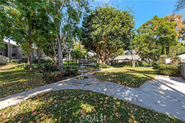Detail Gallery Image 5 of 12 For 18786 Racquet Ln, Huntington Beach,  CA 92648 - 3 Beds | 2/1 Baths