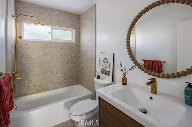 Detail Gallery Image 8 of 15 For 6400 Primrose, Los Angeles,  CA 90068 - 2 Beds | 2 Baths