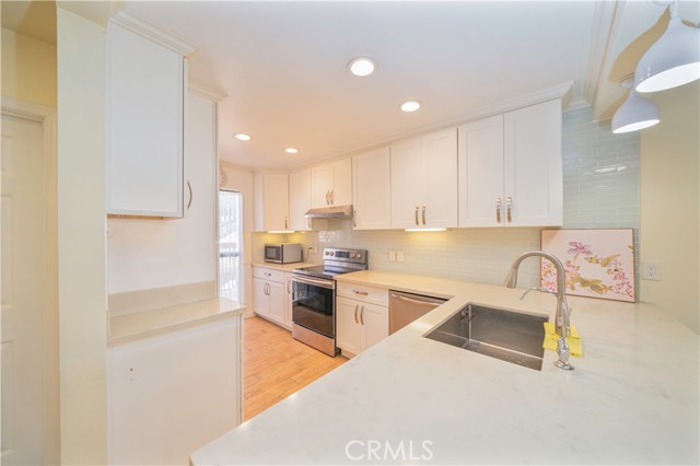 Detail Gallery Image 14 of 28 For 6336 Marina Pacifica, Long Beach,  CA 90803 - 2 Beds | 2/1 Baths