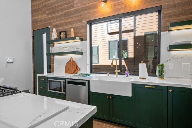 807 Cameron Drive, Big Bear Lake, CA 92315