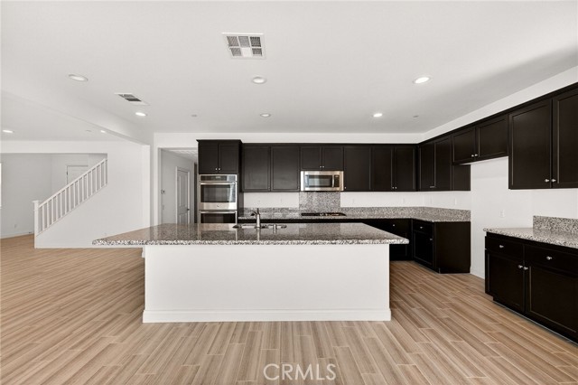 Detail Gallery Image 18 of 75 For 24429 Payton Dr, Lake Elsinore,  CA 92532 - 4 Beds | 3 Baths