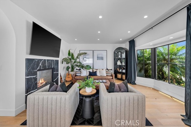 554 S Helberta Avenue, Redondo Beach CA: https://media.crmls.org/medias/fd6c7230-fbd2-4d2a-9b56-36af172c5f06.jpg
