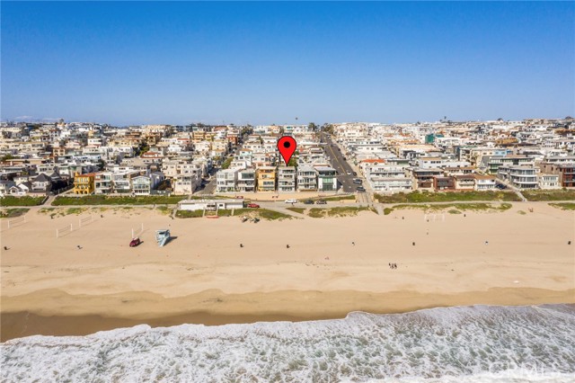 2208 The Strand, Manhattan Beach CA: https://media.crmls.org/medias/fd6dd1f5-c72c-4c09-97bf-4a276073a60f.jpg