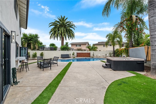 3550 Goldenrod Circle, Seal Beach CA: https://media.crmls.org/medias/fd6dfc60-9439-4d7e-9e79-7b1c6b3cbd2e.jpg