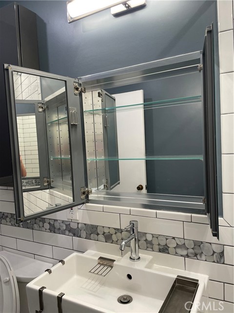 3309 E 8th Street, Los Angeles CA: https://media.crmls.org/medias/fd6e58dc-4c66-4486-83e1-2dfdc3ca504a.jpg