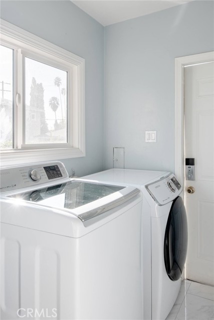 Detail Gallery Image 22 of 24 For 145 N Greenwood Ave, Pasadena,  CA 91107 - 4 Beds | 2/1 Baths