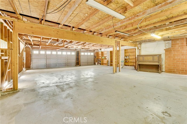 294 W Buffington Street, Upland CA: https://media.crmls.org/medias/fd700870-2f9a-428b-a76e-cdff560da182.jpg