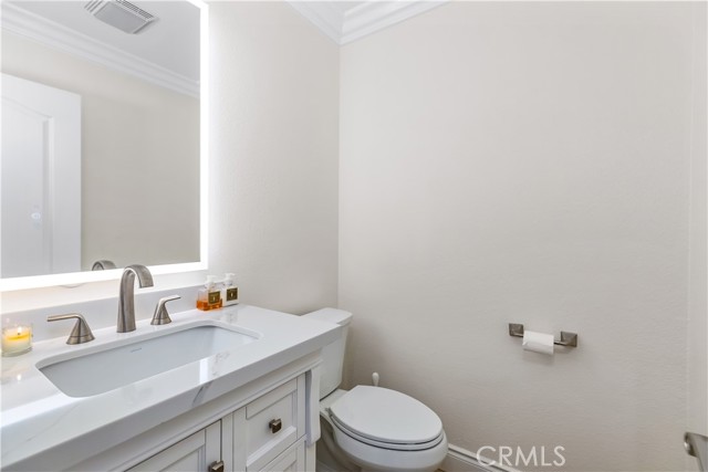 Detail Gallery Image 9 of 61 For 154 Treehouse, Irvine,  CA 92603 - 5 Beds | 4/1 Baths