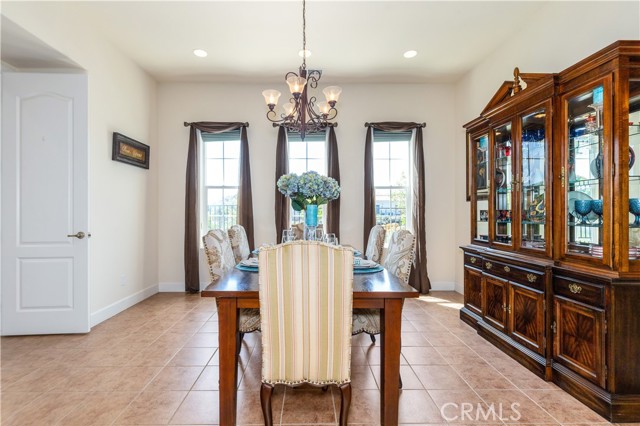 Detail Gallery Image 15 of 65 For 941 Vista Cerro Dr, Paso Robles,  CA 93446 - 4 Beds | 2/1 Baths