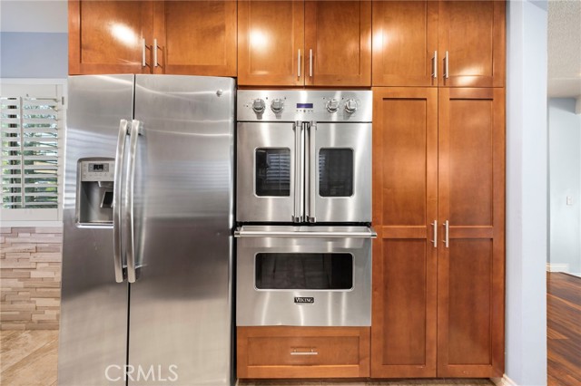 Detail Gallery Image 8 of 24 For 9813 Rhea, Northridge,  CA 91324 - 4 Beds | 2 Baths