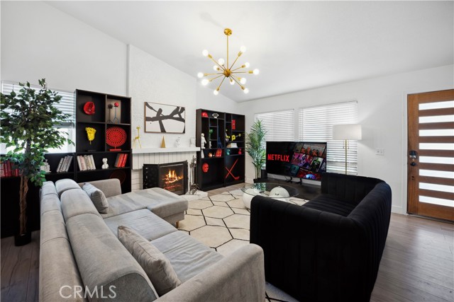 Detail Gallery Image 5 of 34 For 1916 E Lainie St, West Covina,  CA 91792 - 6 Beds | 2 Baths
