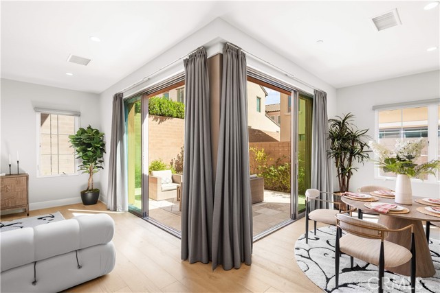 Detail Gallery Image 6 of 23 For 117 Donati, Irvine,  CA 92602 - 4 Beds | 3 Baths