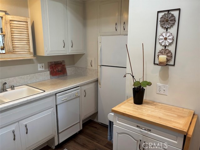 Detail Gallery Image 12 of 25 For 1241 Golden Rain Rd M-3 2f,  Seal Beach,  CA 90740 - 2 Beds | 1 Baths