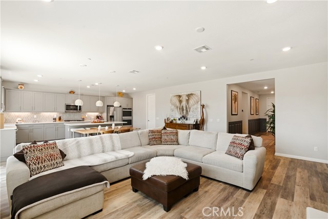 29146 Dallas Circle, Winchester CA: https://media.crmls.org/medias/fd74894f-11b7-4c37-891c-9896528b0443.jpg