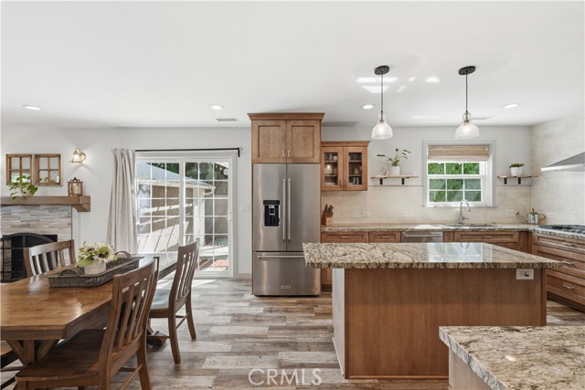 Detail Gallery Image 12 of 58 For 5640 E Parkcrest, Long Beach,  CA 90808 - 3 Beds | 3 Baths