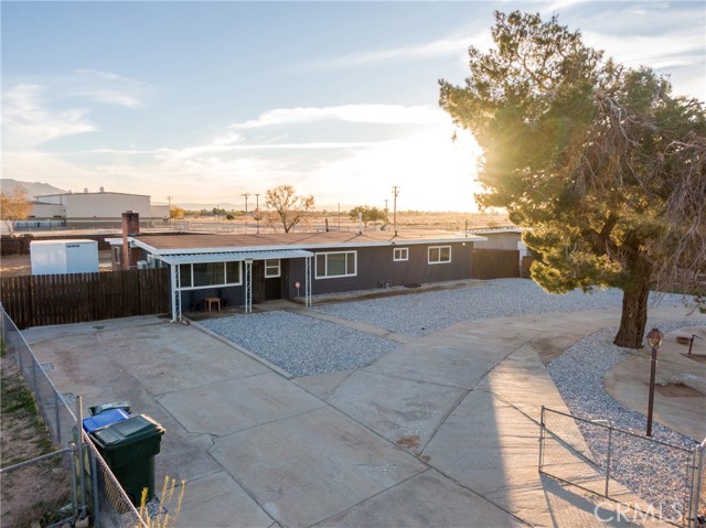 Detail Gallery Image 3 of 42 For 22947 Lucilla Rd, Apple Valley,  CA 92308 - 3 Beds | 1 Baths