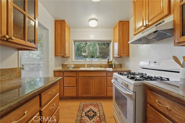 5179 Village, Los Angeles CA: https://media.crmls.org/medias/fd760409-7033-4e4a-9b55-7f9b55d17115.jpg