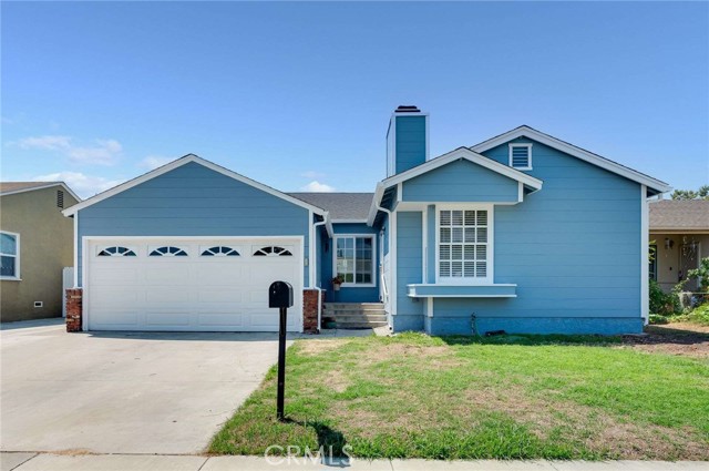 3322 Sandwood Street, Lakewood CA: https://media.crmls.org/medias/fd764ea6-c25f-4b49-b512-704a5ce64e1f.jpg