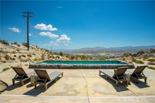 Detail Gallery Image 3 of 75 For 6185 Mirlo Rd, Yucca Valley,  CA 92284 - 3 Beds | 2 Baths