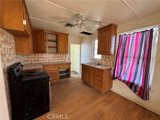 Detail Gallery Image 10 of 53 For 710 Valley Ave, Needles,  CA 92363 - 4 Beds | 2 Baths