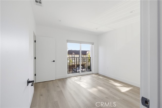 Detail Gallery Image 10 of 18 For 21721 Hart, Canoga Park,  CA 91303 - 3 Beds | 2 Baths