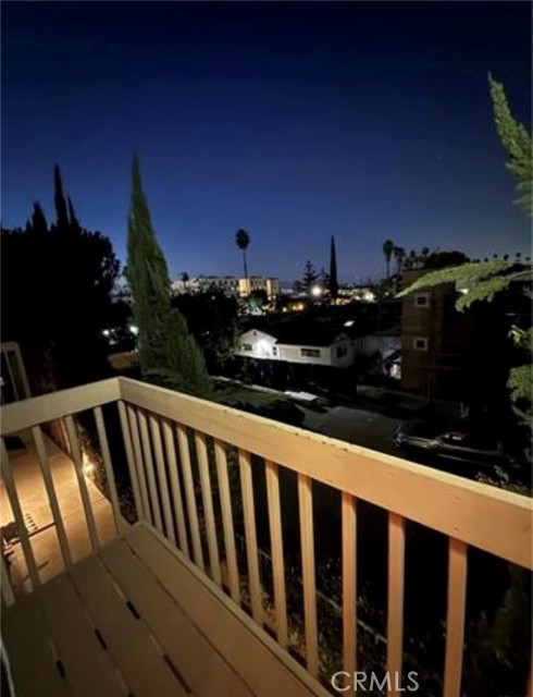 Detail Gallery Image 27 of 41 For 6912 Remmet Ave #5,  Canoga Park,  CA 91303 - 2 Beds | 2/1 Baths