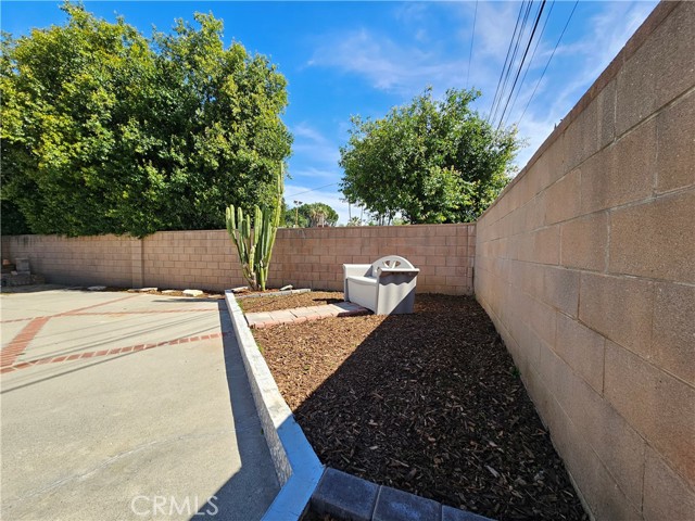 Detail Gallery Image 22 of 26 For 17530 Tuba St, Northridge,  CA 91325 - 4 Beds | 2/1 Baths