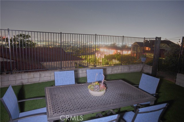 Detail Gallery Image 8 of 34 For 924 Irving Dr, Burbank,  CA 91504 - 4 Beds | 3 Baths