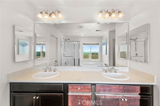 37629 Fiesta Flower Street, Murrieta CA: https://media.crmls.org/medias/fd791761-f863-4efa-8ea6-b2f3ed0147f6.jpg