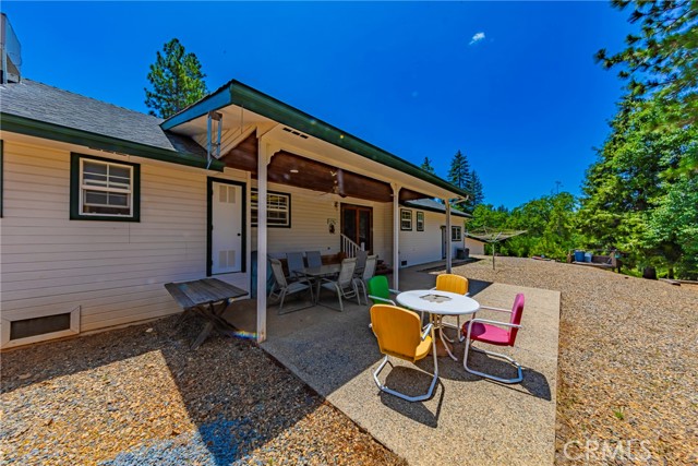 53235 Finegold Creek Court, North Fork CA: https://media.crmls.org/medias/fd791e17-43f6-4548-ae12-a498201cf4c1.jpg