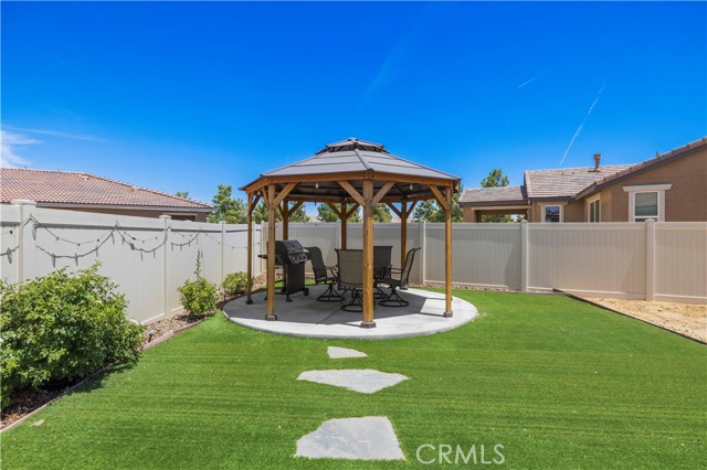 5025 W Avenue J6, Lancaster CA: https://media.crmls.org/medias/fd7961fa-dbfb-4d1b-83f0-1d42dcffdb26.jpg