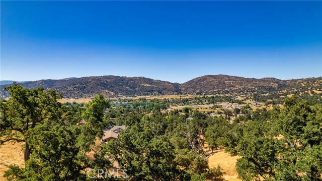 314 Rolling Oak Dr, Tehachapi CA: https://media.crmls.org/medias/fd7af4bc-5580-4ba0-bd6e-1b3b47c4ea60.jpg