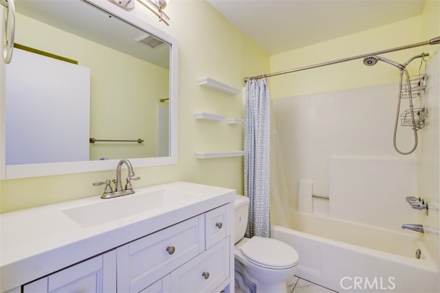 9920 Jordan Avenue, Chatsworth CA: https://media.crmls.org/medias/fd7b0d43-6aac-4791-bdc7-9cac4e086301.jpg