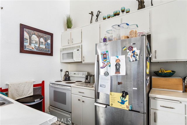 555 Esplanade, Redondo Beach, California 90277, 3 Bedrooms Bedrooms, ,3 BathroomsBathrooms,Residential,Sold,Esplanade,SB22021608
