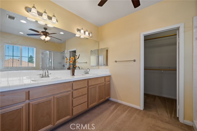 Detail Gallery Image 15 of 30 For 10114 Oporto Way, Bakersfield,  CA 93306 - 3 Beds | 3 Baths