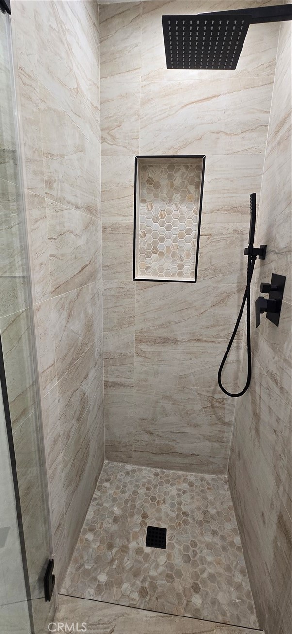 Detail Gallery Image 16 of 19 For 10937 Collett Ave, Granada Hills,  CA 91344 - 3 Beds | 2 Baths