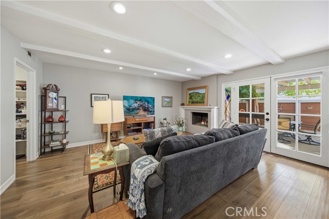 Detail Gallery Image 8 of 39 For 5930 Tampa #204,  Tarzana,  CA 91356 - 3 Beds | 3/1 Baths