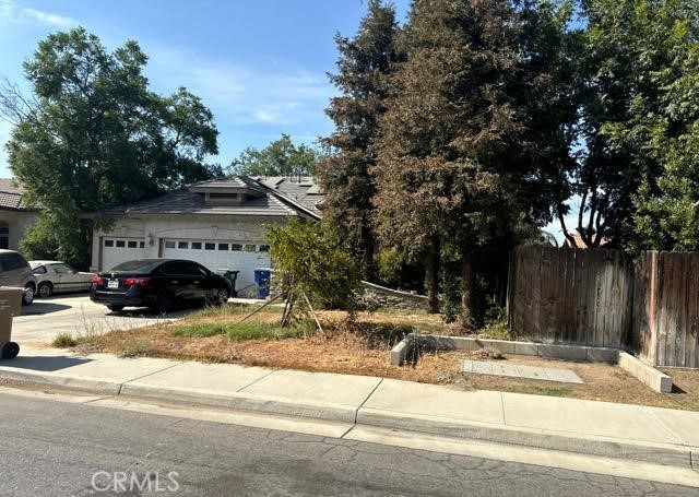 Detail Gallery Image 2 of 3 For 2908 Balance Rock Ln, Bakersfield,  CA 93313 - 4 Beds | 3 Baths