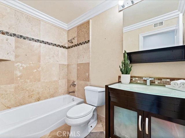 Detail Gallery Image 19 of 42 For 8871 Dorsett Dr, Huntington Beach,  CA 92646 - 4 Beds | 3 Baths