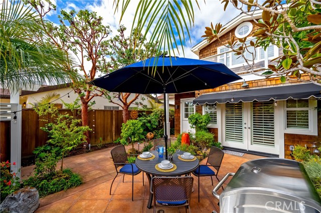 334 Locust Street, Laguna Beach CA: https://media.crmls.org/medias/fd7e8c9b-1aab-428d-8f9d-888332bf256b.jpg