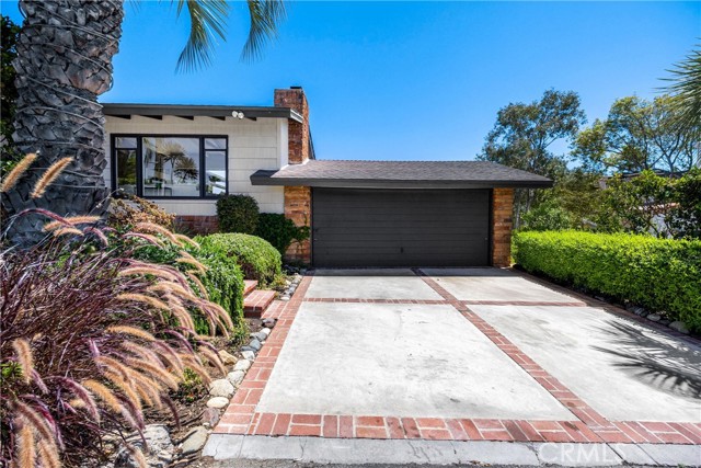 1961 Temple Hills Drive, Laguna Beach CA: https://media.crmls.org/medias/fd7f7b73-01c3-459c-a424-e8a32e5d7168.jpg